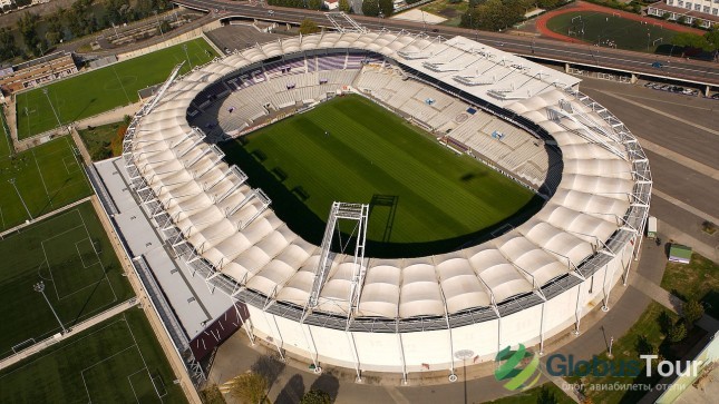 Муниципальный стадион Тулузы (фр. Stadium municipal de Toulouse)